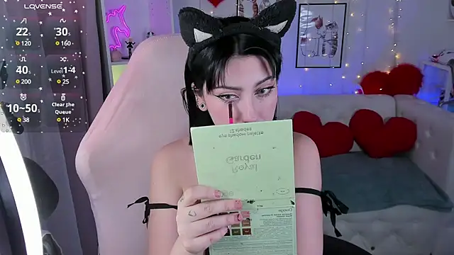 Snapshot of PennyMay chatting on February 17, 4:31 am PennyMay online show from February 17, 4:31 am