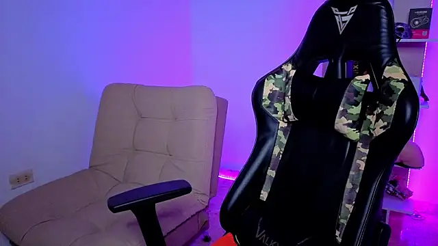 Snapshot of exquisite_gabe chatting on December 19, 3:41 pm exquisite gabe online show from December 19, 3:41 pm