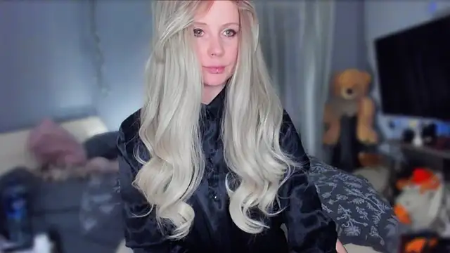 Snapshot of KlementinaBbG chatting on February 7, 9:18 pm KlementinaBbG online show from February 7, 9:18 pm