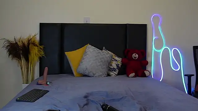 RosesRRed online show from December 16, 2:36 am