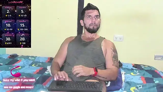 Snapshot of JULESLAKES chatting on February 20, 7:41 pm JULESLAKES online show from February 20, 7:41 pm