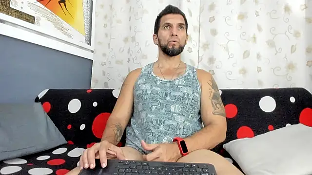 Snapshot of JULESLAKES chatting on November 5, 1:27 am JULESLAKES online show from November 5, 1:27 am