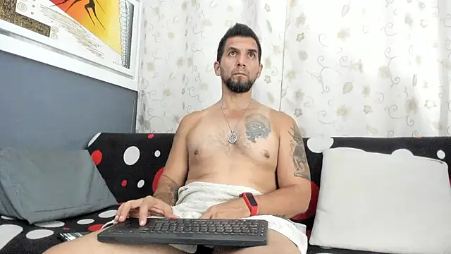 Snapshot of JULESLAKES chatting on November 16, 3:56 am JULESLAKES online show from November 16, 3:56 am