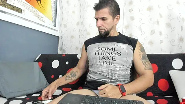 Snapshot of JULESLAKES chatting on November 18, 8:13 pm JULESLAKES online show from November 18, 8:13 pm