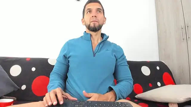 Snapshot of JULESLAKES chatting on December 4, 12:14 pm JULESLAKES online show from December 4, 12:14 pm