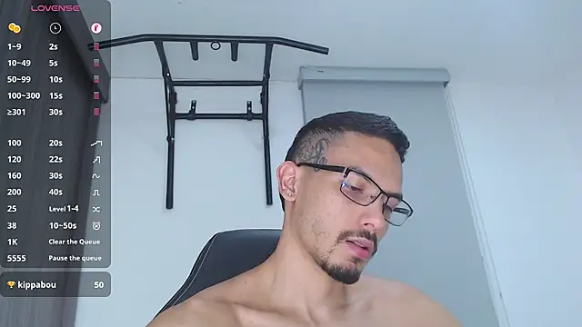 Snapshot of russthiago chatting on December 20, 7:50 pm russthiago online show from December 20, 7:50 pm