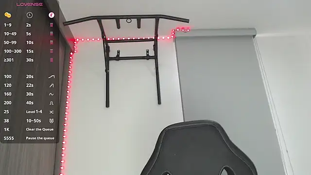 Snapshot of russthiago chatting on December 21, 2:37 pm russthiago online show from December 21, 2:37 pm