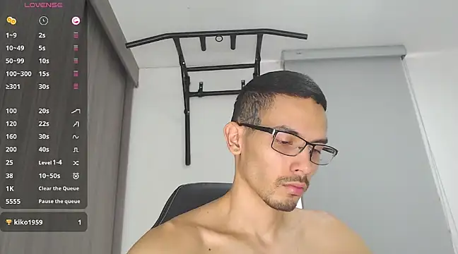 Snapshot of russthiago chatting on January 31, 2:49 pm russthiago online show from January 31, 2:49 pm