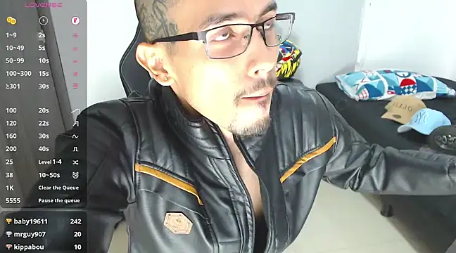 Snapshot of russthiago chatting on February 11, 7:38 pm russthiago online show from February 11, 7:38 pm