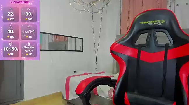 Snapshot of megan_kis9 chatting on March 15, 2:55 pm megan kis9 online show from March 15, 2:55 pm