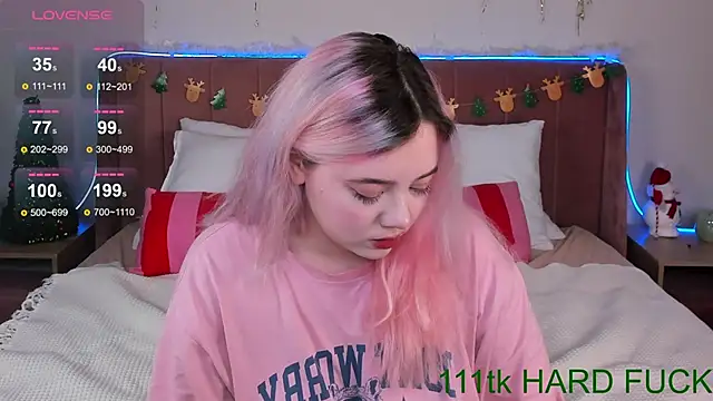 Snapshot of __KawaiiYuki__ chatting on January 4, 9:21 am KawaiiYuki online show from January 4, 9:21 am