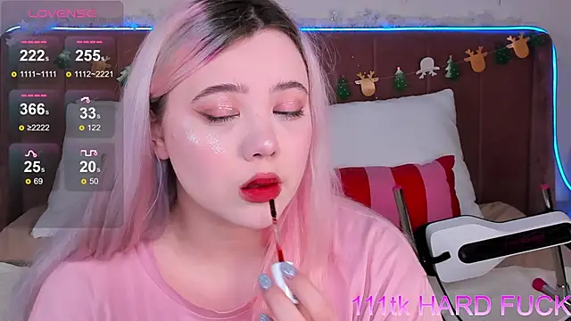 Snapshot of __KawaiiYuki__ chatting on January 5, 8:43 am KawaiiYuki online show from January 5, 8:43 am