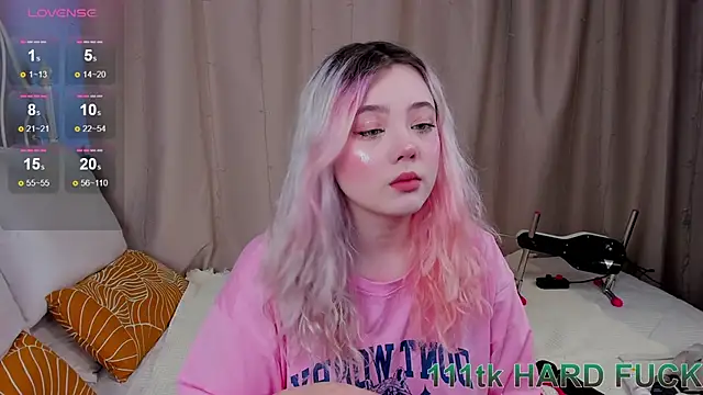 Snapshot of __KawaiiYuki__ chatting on January 23, 8:46 am KawaiiYuki online show from January 23, 8:46 am