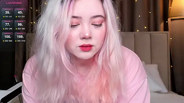 Snapshot of __KawaiiYuki__ chatting on January 24, 8:55 am KawaiiYuki online show from January 24, 8:55 am