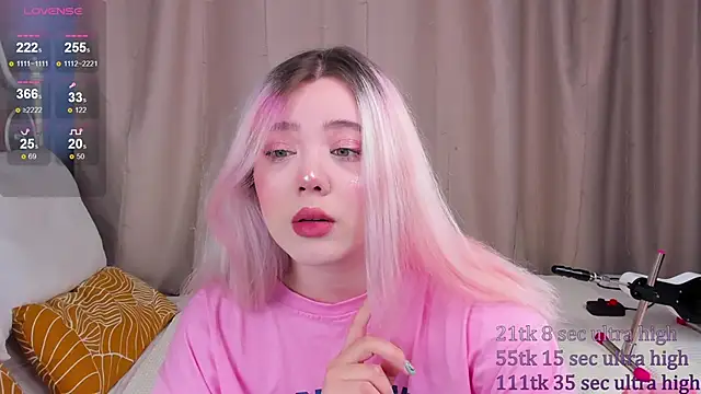 Snapshot of __KawaiiYuki__ chatting on January 25, 8:53 am KawaiiYuki online show from January 25, 8:53 am