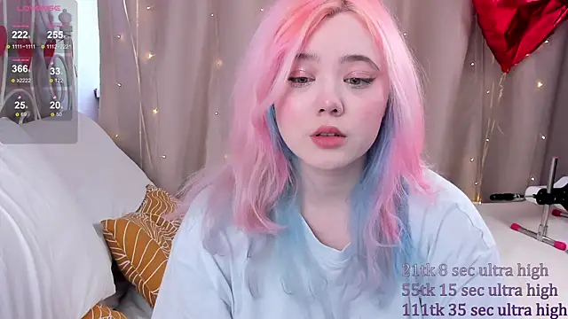 Snapshot of __KawaiiYuki__ chatting on February 17, 8:41 am KawaiiYuki online show from February 17, 8:41 am