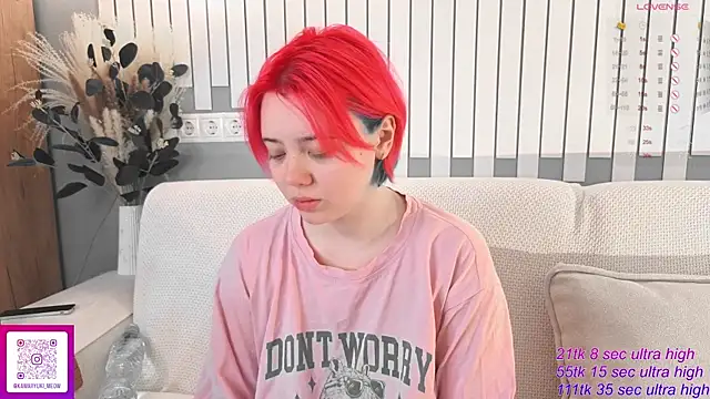 Snapshot of __KawaiiYuki__ chatting on November 8, 6:35 am KawaiiYuki online show from November 8, 6:35 am