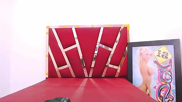 Snapshot of ana_star chatting on March 7, 2:46 am ana star online show from March 7, 2:46 am