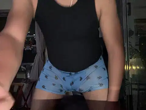 Snapshot of ThickDick_Daddy chatting on May 15, 6:09 am ThickDick Daddy online show from May 15, 6:09 am