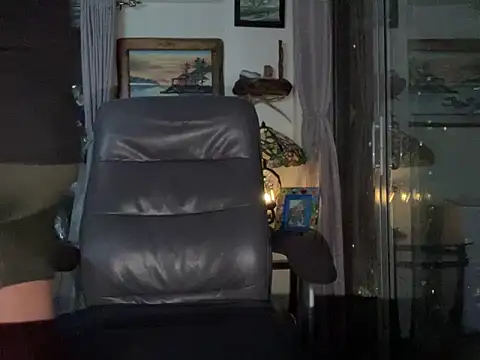 Snapshot of ThickDick_Daddy chatting on June 3, 7:00 am ThickDick Daddy online show from June 3, 7:00 am