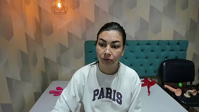 AdaFawxx online show from March 30, 4:46 am