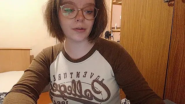 Snapshot of Chmiri_cb chatting on December 21, 10:19 pm Chmiri cb online show from December 21, 10:19 pm