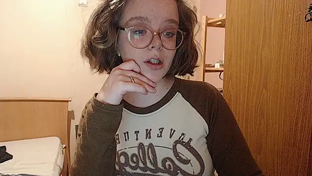 Snapshot of Chmiri_cb chatting on January 8, 5:37 pm Chmiri cb online show from January 8, 5:37 pm