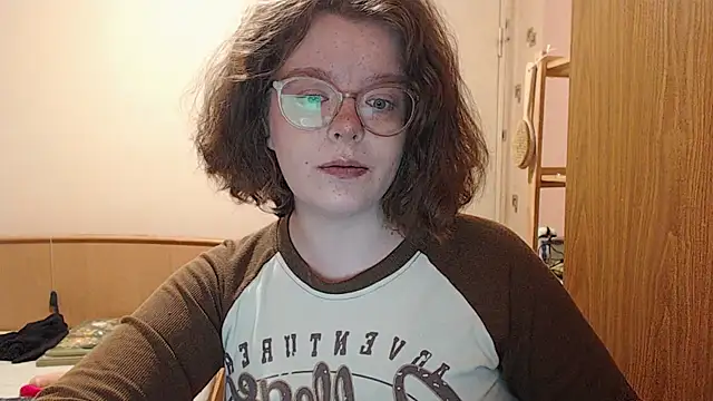 Snapshot of Chmiri_cb chatting on March 3, 1:09 pm Chmiri cb online show from March 3, 1:09 pm