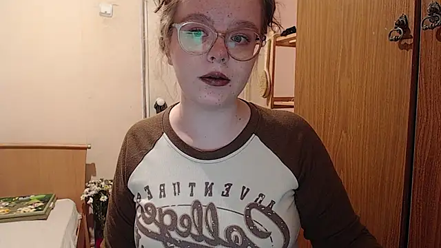 Snapshot of Chmiri_cb chatting on March 10, 12:15 pm Chmiri cb online show from March 10, 12:15 pm