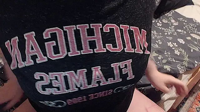 Snapshot of Chmiri_cb chatting on October 26, 12:55 pm Chmiri cb online show from October 26, 12:55 pm