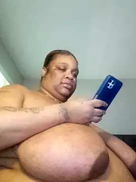 Snapshot of NaughtyHottieBBW chatting on February 13, 8:34 pm NaughtyHottieBBW online show from February 13, 8:34 pm