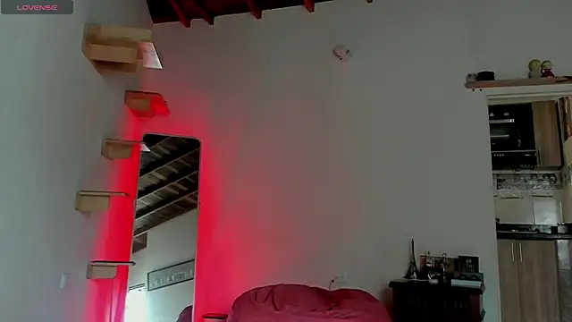 Rainbow leia online show from April 4, 7:11 pm