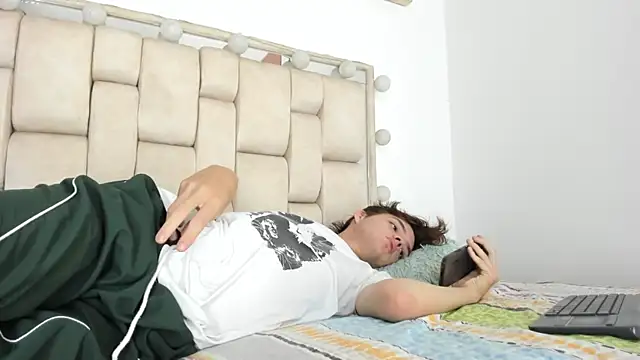 Snapshot of daniel_hot03 chatting on November 6, 1:45 pm daniel hot03 online show from November 6, 1:45 pm