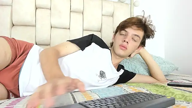 Snapshot of daniel_hot03 chatting on November 21, 8:40 pm daniel hot03 online show from November 21, 8:40 pm