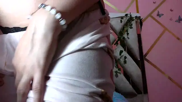 nadescomthxx online show from February 25, 2:58 am