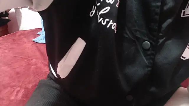 nadescomthxx online show from October 21, 1:45 pm