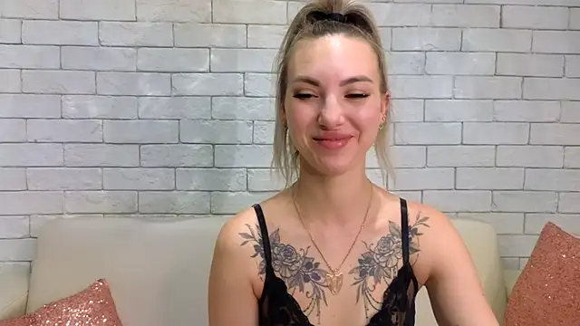 MiaMinx online show from February 6, 1:49 am