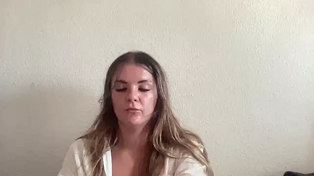 Snapshot of missykat chatting on June 27, 4:34 pm missykat online show from June 27, 4:34 pm
