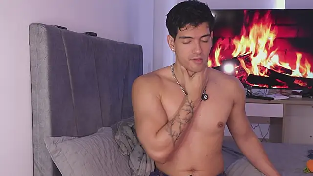 Snapshot of magnusifrit chatting on February 3, 9:09 pm magnusifrit online show from February 3, 9:09 pm