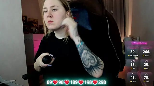 Olivia Munk online show from December 20, 3:24 am