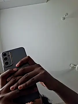 Snapshot of Kamdollie chatting on January 17, 6:07 am Kamdollie online show from January 17, 6:07 am