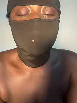 Snapshot of sweet1111 chatting on January 15, 1:10 am sweet1111 online show from January 15, 1:10 am