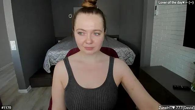 Snapshot of LizaGost chatting on June 6, 11:04 am LizaGost online show from June 6, 11:04 am
