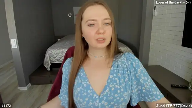 Snapshot of LizaGost chatting on June 8, 10:15 am LizaGost online show from June 8, 10:15 am