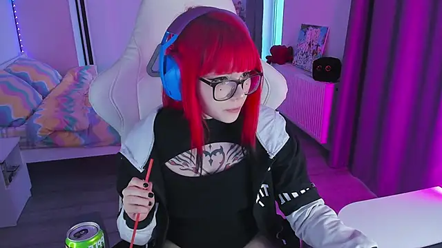 Snapshot of Yumi_Youkai chatting on February 2, 10:57 am Yumi Youkai online show from February 2, 10:57 am