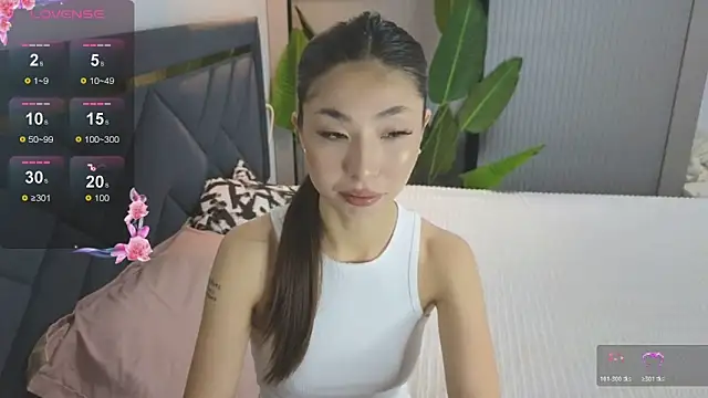 TrishaRey online show from November 22, 4:33 am