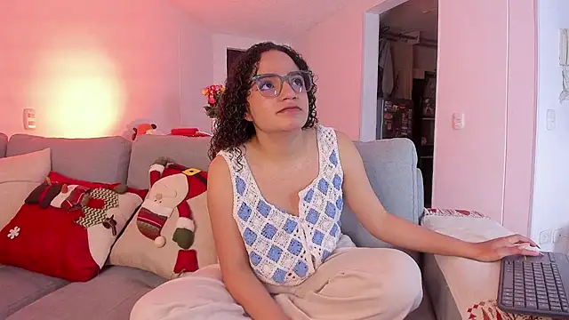 DAHLIA BROWNIE online show from December 5, 3:15 am