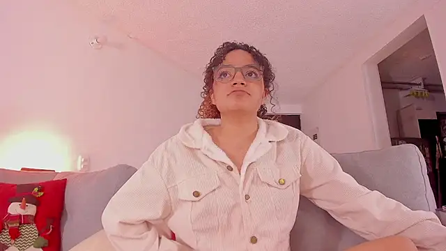 DAHLIA BROWNIE online show from January 8, 11:43 am