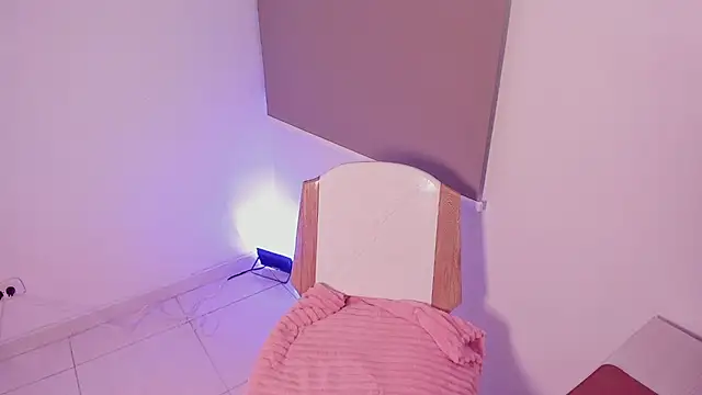 DAHLIA BROWNIE online show from March 19, 11:14 pm