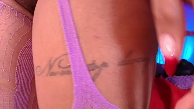 jones maddy  online show from February 27, 11:54 am